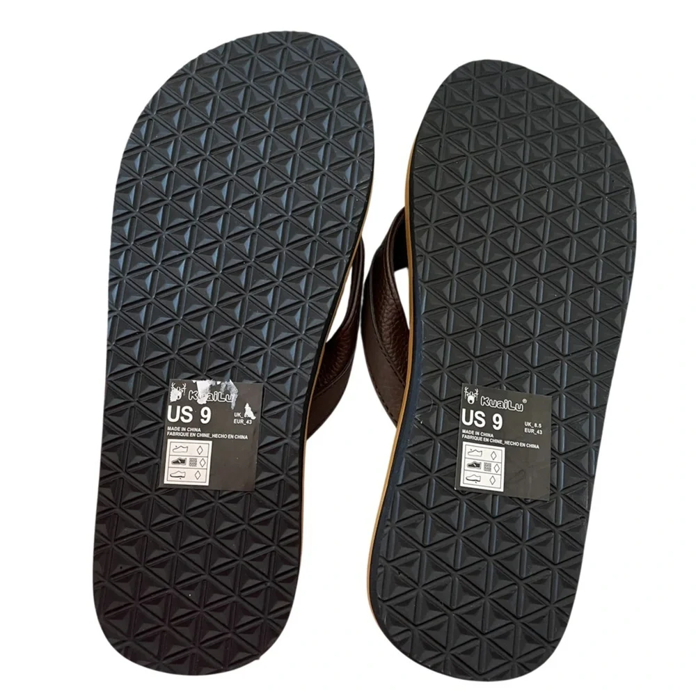 Kuailu Men's Brown and Tan Sandals Flip Flops Summer Vacation Coastal Resortwear